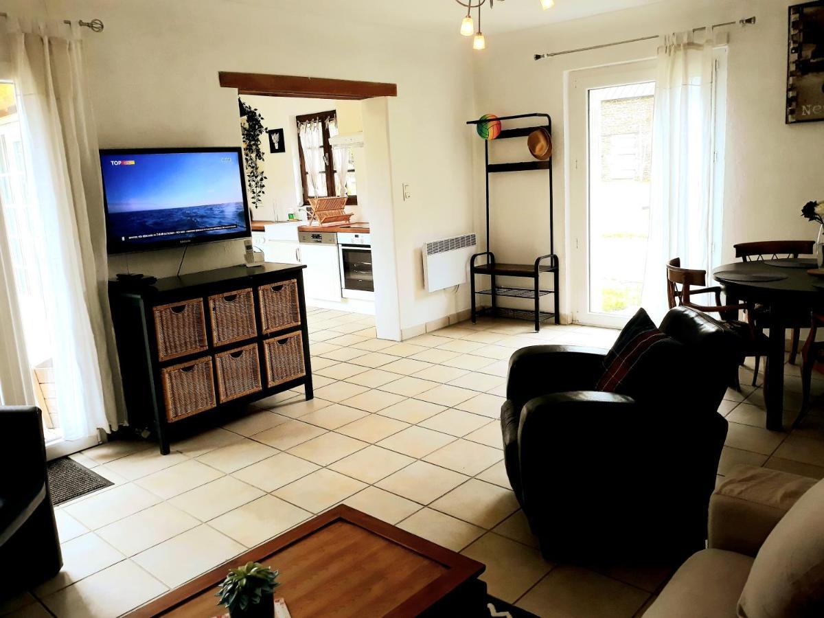 Gite Du Manoir Des Haies Villa Les Champs-Géraux Eksteriør billede