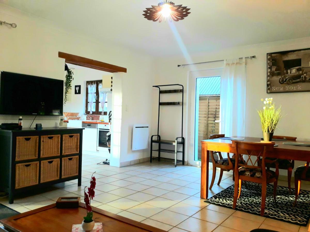 Gite Du Manoir Des Haies Villa Les Champs-Géraux Eksteriør billede