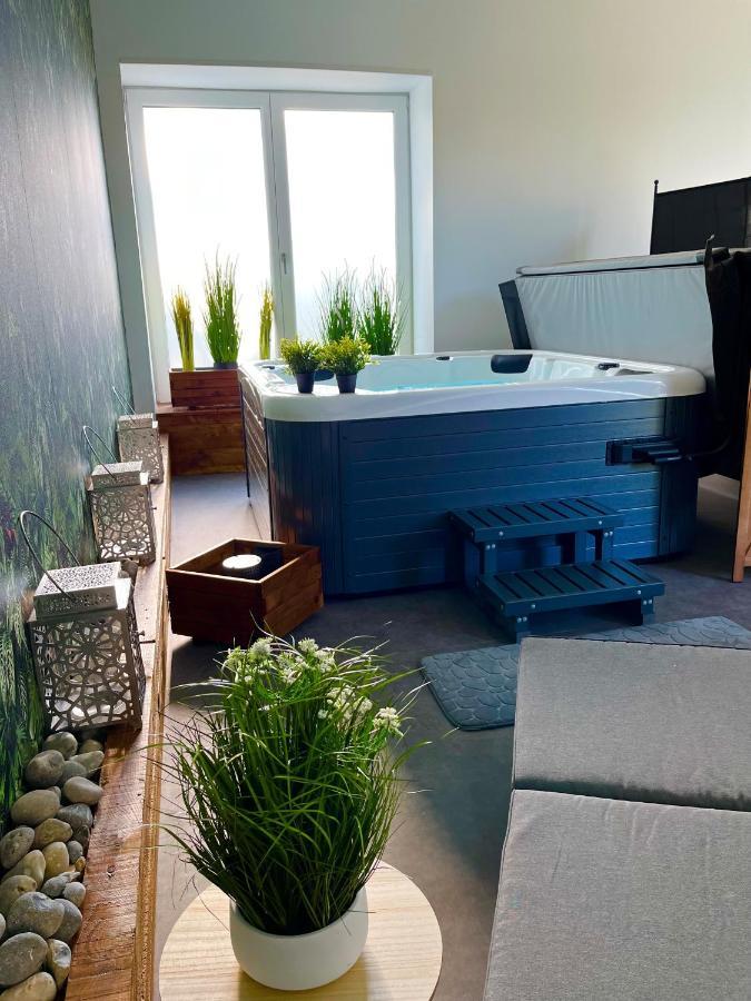 Gite Du Manoir Des Haies Villa Les Champs-Géraux Eksteriør billede